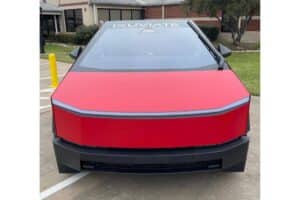 this-is-the-world-s-first-tesla-cybertruck-in-ferr (3)