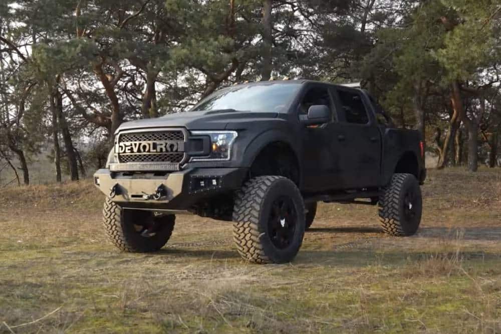 https://autogreeknews.gr/wp-content/uploads/2024/03/ukrainians-turn-the-ford-f-150-into-a-portal-axle-2.jpg