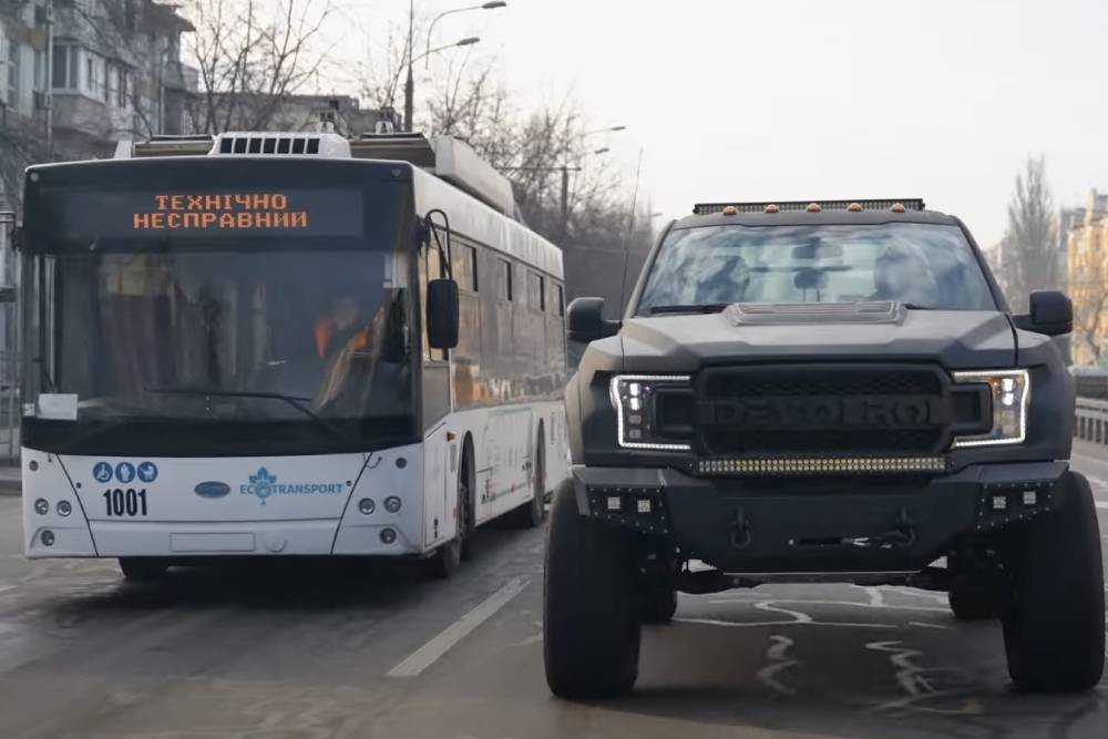 https://autogreeknews.gr/wp-content/uploads/2024/03/ukrainians-turn-the-ford-f-150-into-a-portal-axle-5.jpg