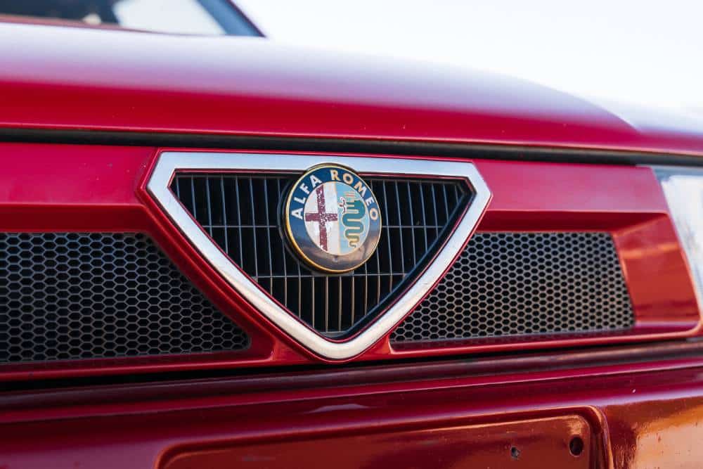 https://autogreeknews.gr/wp-content/uploads/2024/04/1988_alfa-romeo_milano-verde_DSC04701-57264.jpg