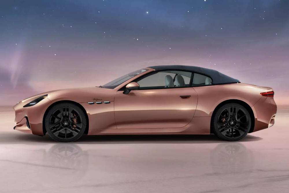https://autogreeknews.gr/wp-content/uploads/2024/04/2025-Maserati-GranCabrio-Folgore-0415-15.jpg