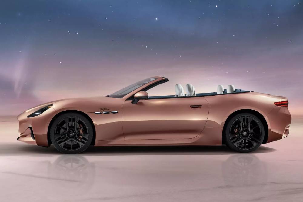 https://autogreeknews.gr/wp-content/uploads/2024/04/2025-Maserati-GranCabrio-Folgore-0415-8.jpg