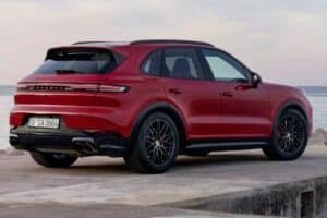 2025-Porsche-Cayenne-GTS-13s-2048×1152