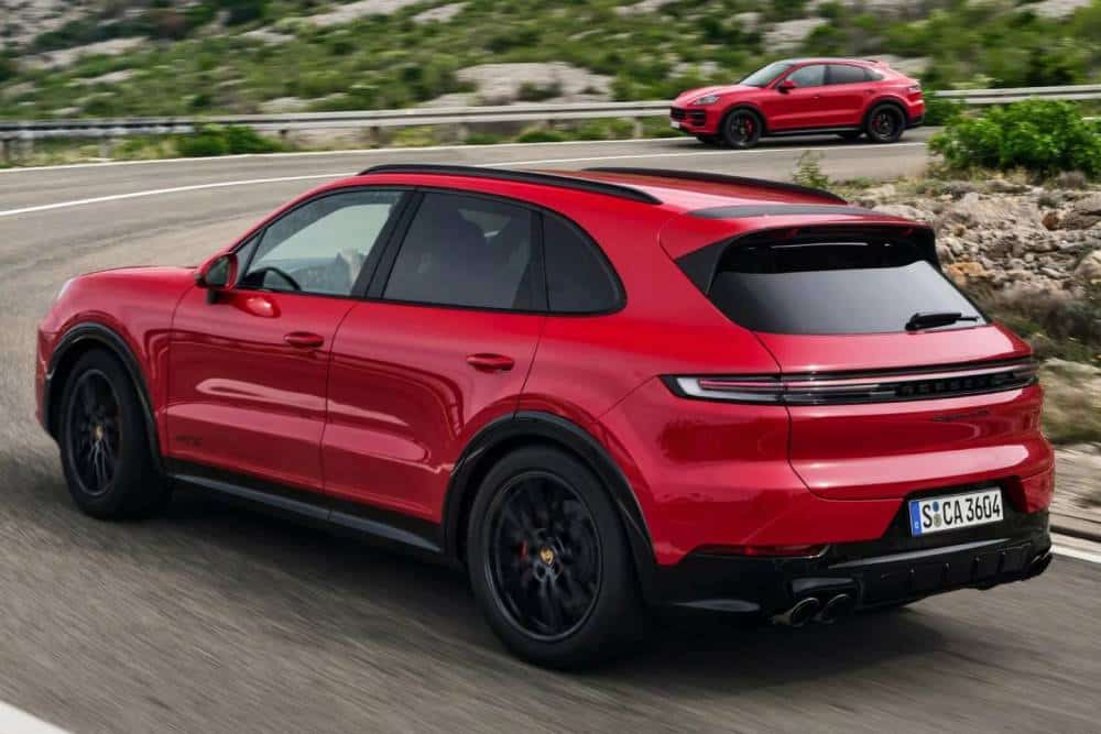 https://autogreeknews.gr/wp-content/uploads/2024/04/2025-Porsche-Cayenne-GTS-2s-2048x1152-1.jpg