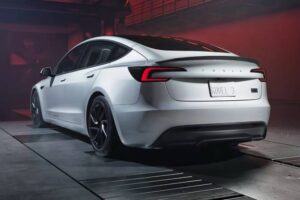 2025-Tesla-Model-3-Performance-423-921