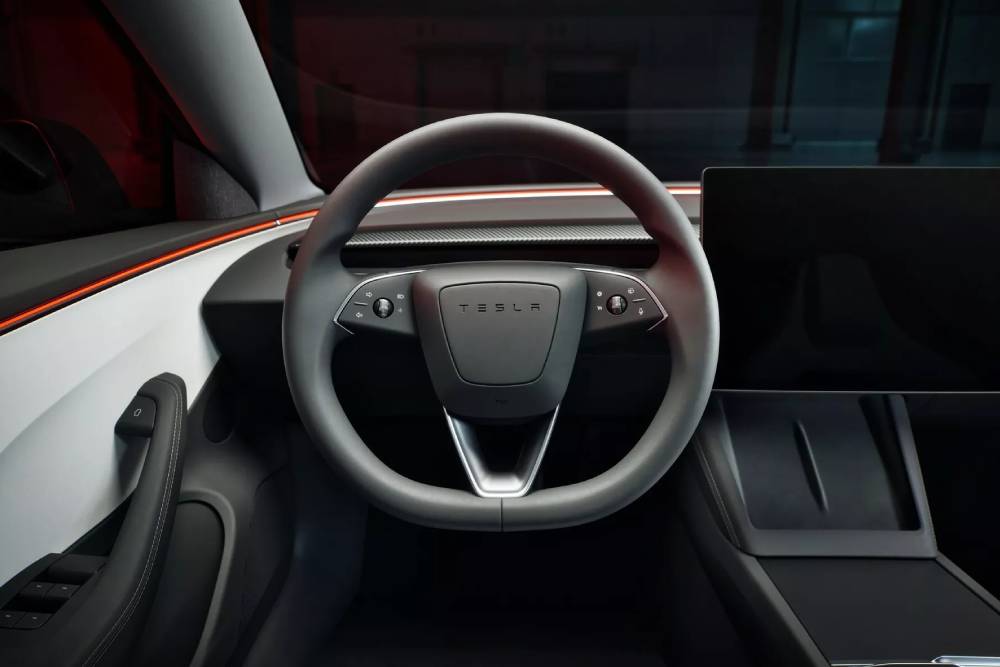 https://autogreeknews.gr/wp-content/uploads/2024/04/2025-Tesla-Model-3-Performance-423-938.jpg