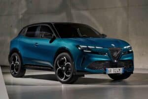 Alfa-Romeo-Milano-(11)