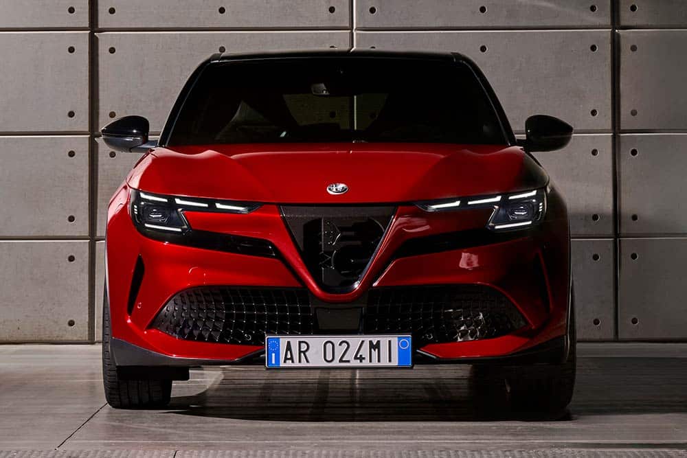 https://autogreeknews.gr/wp-content/uploads/2024/04/Alfa-Romeo-Milano-14.jpg