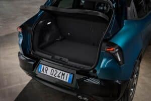 Alfa-Romeo-Milano-(3)