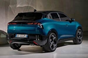 Alfa-Romeo-Milano-(9)