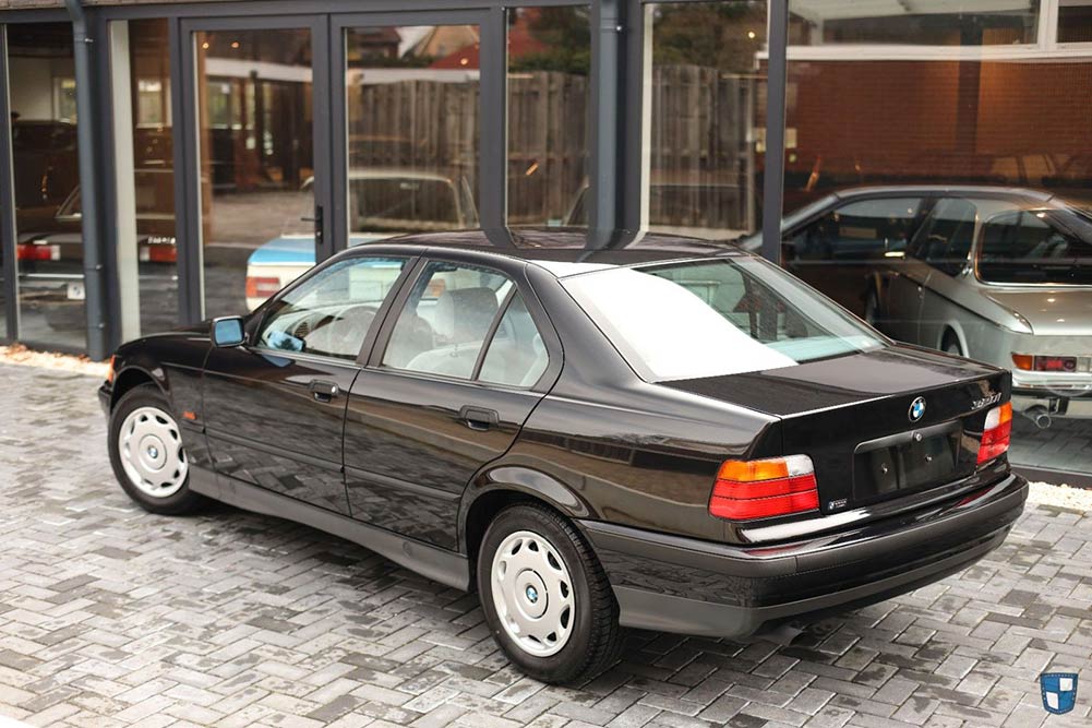 https://autogreeknews.gr/wp-content/uploads/2024/04/BMW-320i-1996-9.jpg