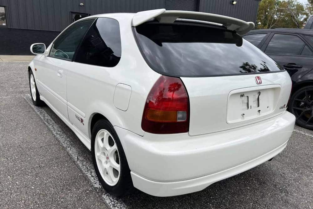 https://autogreeknews.gr/wp-content/uploads/2024/04/Honda-Civic-Type-R-2.jpg