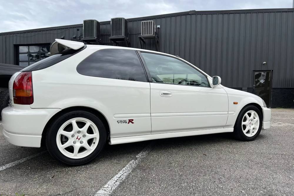 https://autogreeknews.gr/wp-content/uploads/2024/04/Honda-Civic-Type-R-4.jpg