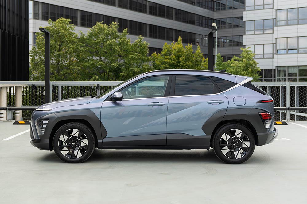 https://autogreeknews.gr/wp-content/uploads/2024/04/Hyundai-Kona-2024-2.jpg