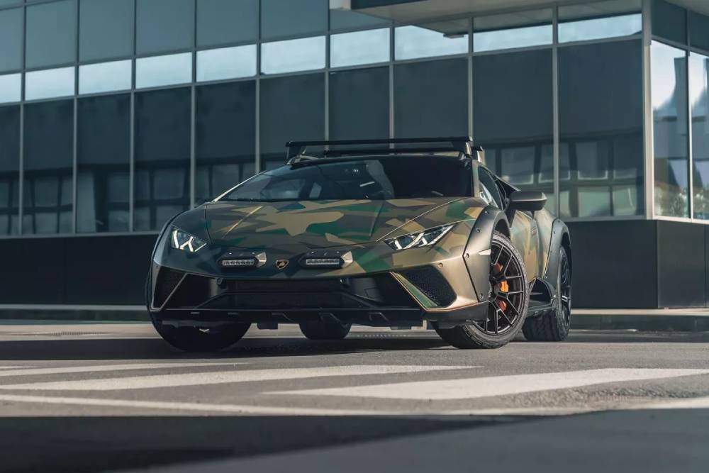 https://autogreeknews.gr/wp-content/uploads/2024/04/Lamborghini-Huracan-Sterrato-3.jpg