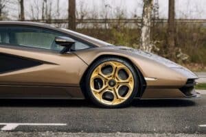 Lamborghini_Countach_LPI_800-4_auction (10)