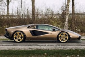 Lamborghini_Countach_LPI_800-4_auction (15)