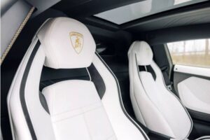 Lamborghini_Countach_LPI_800-4_auction (4)