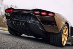 Lamborghini_Countach_LPI_800-4_auction (9)