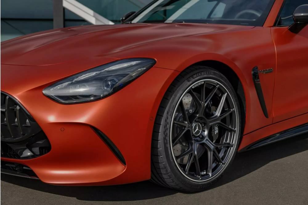 https://autogreeknews.gr/wp-content/uploads/2024/04/Mercedes-AMG-GT-63-S-E-Performance-25-2048x1366-1.jpg