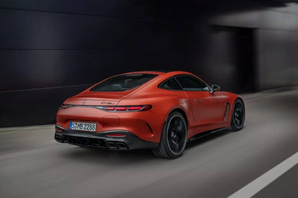 https://autogreeknews.gr/wp-content/uploads/2024/04/Mercedes-AMG-GT-63-S-E-Performance-7-2048x1366-1.jpg