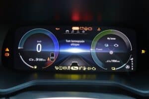 Mitsubishi-Colt-Hybrid-(28)