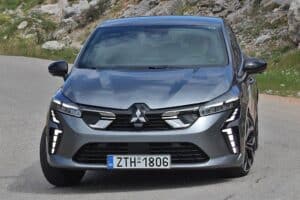 Mitsubishi-Colt-Hybrid-(4)