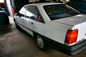 Opel_Omega_A_1988_for_sale (10)