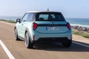 P90542429_highRes_mini-cooper-s-04-202 (1)