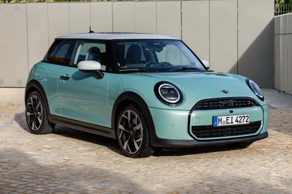 https://autogreeknews.gr/wp-content/uploads/2024/04/P90542434_highRes_mini-cooper-s-04-202-1.jpg