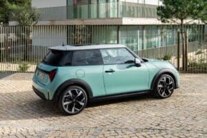 P90542435_highRes_mini-cooper-s-04-202 (1)