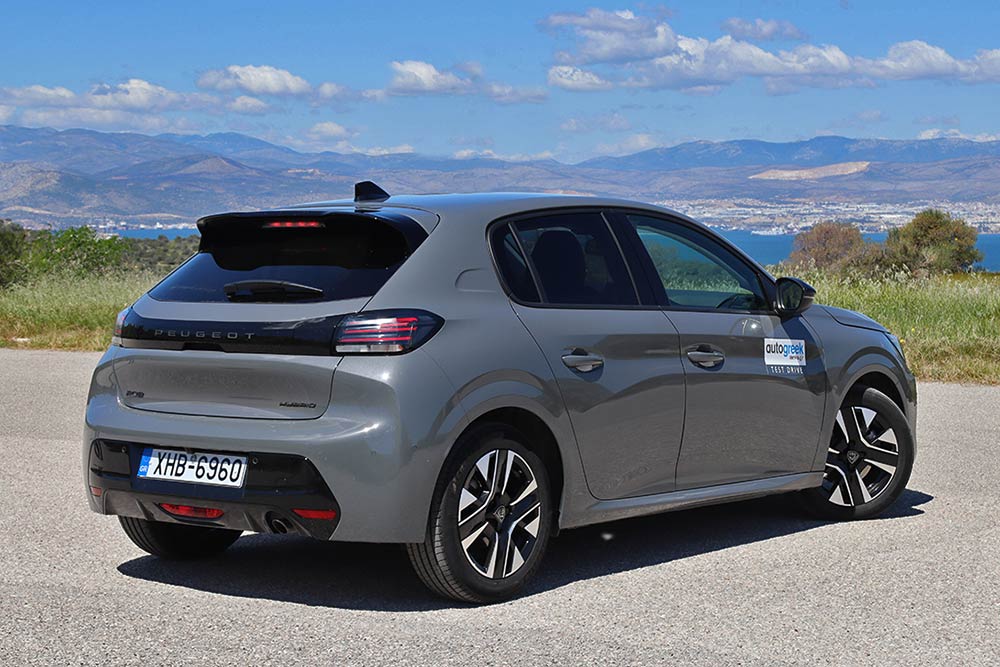 https://autogreeknews.gr/wp-content/uploads/2024/04/Peugeot-208-1.2-Hybrid-7.jpg