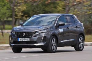 Peugeot-3008-kinisi