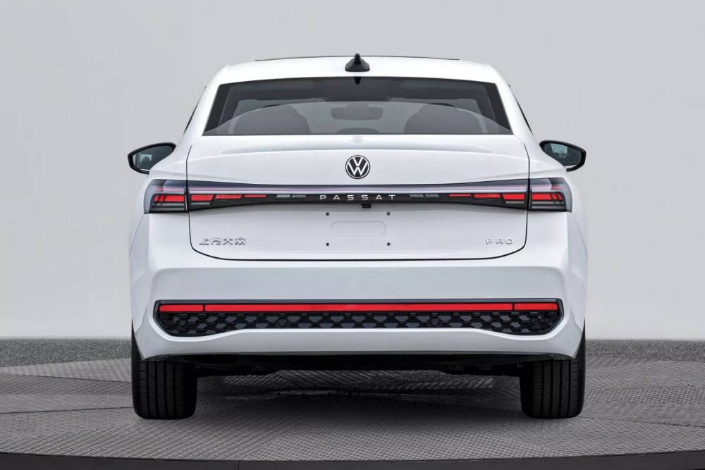 https://autogreeknews.gr/wp-content/uploads/2024/04/VW-Passat-1-China-1-2048x1536-1.jpg