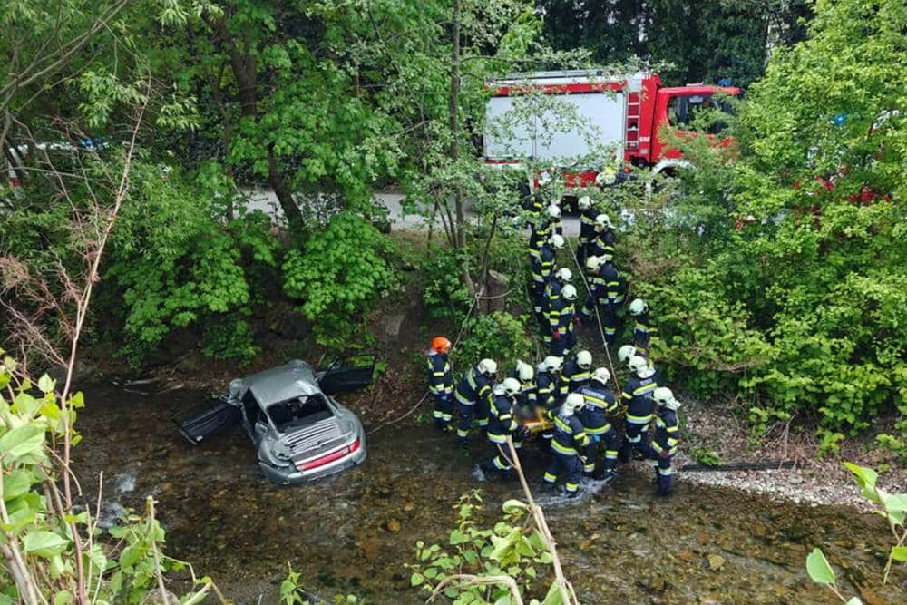 https://autogreeknews.gr/wp-content/uploads/2024/04/Weiz-City-Fire-Brigade-993-Turbo-crash-Germany-000-1.jpg