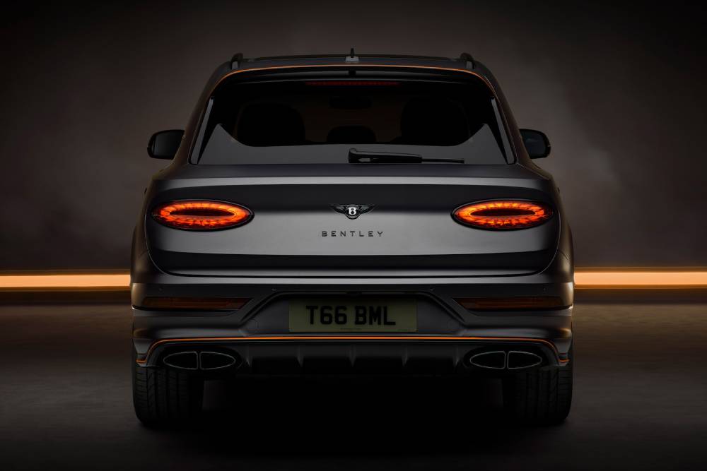 https://autogreeknews.gr/wp-content/uploads/2024/04/bentley-bentayga-shows-its-dark-side-stretching-bl-3.jpg