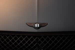 bentley-bentayga-shows-its-dark-side-stretching-bl (6)