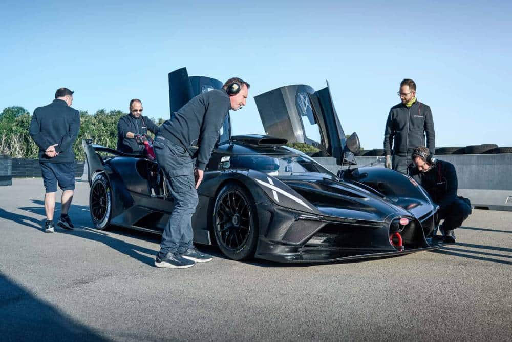 https://autogreeknews.gr/wp-content/uploads/2024/04/bugatti-bolide-track-testing-1.jpg