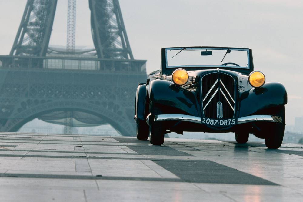 https://autogreeknews.gr/wp-content/uploads/2024/04/citroen_traction_avant_11cv_cabriolet_60-1.jpg