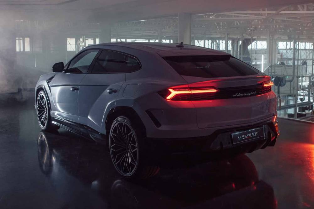 https://autogreeknews.gr/wp-content/uploads/2024/04/lamborghini-urus-se-14.jpg