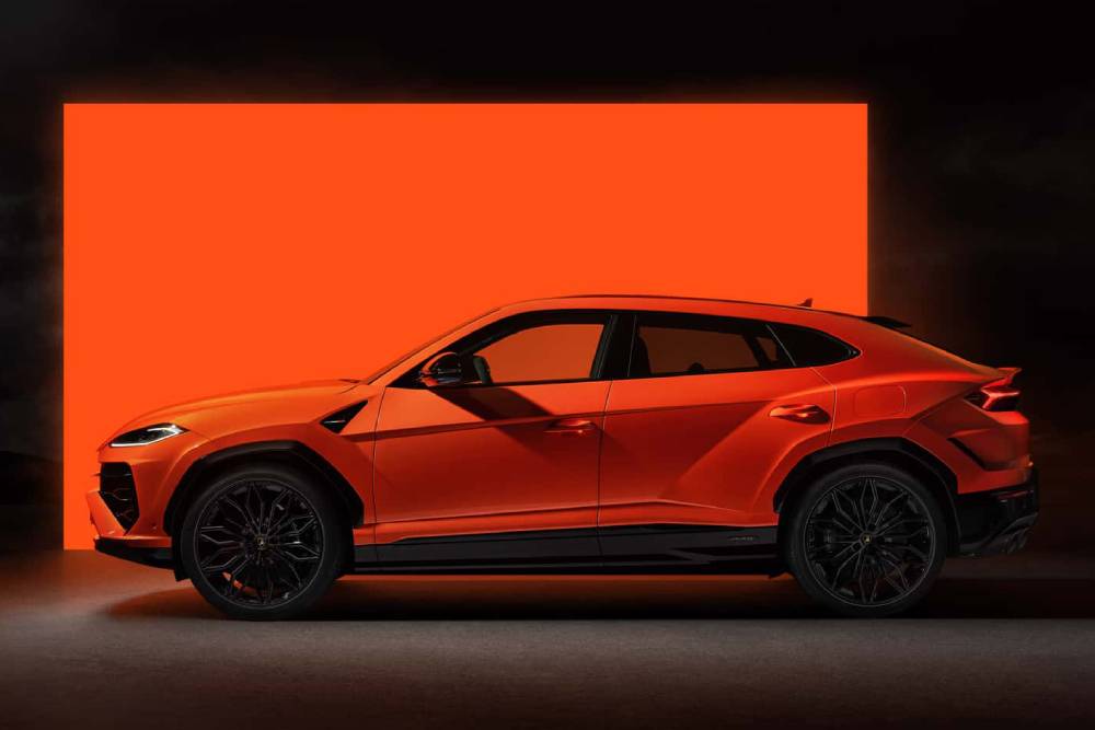 https://autogreeknews.gr/wp-content/uploads/2024/04/lamborghini-urus-se-5.jpg