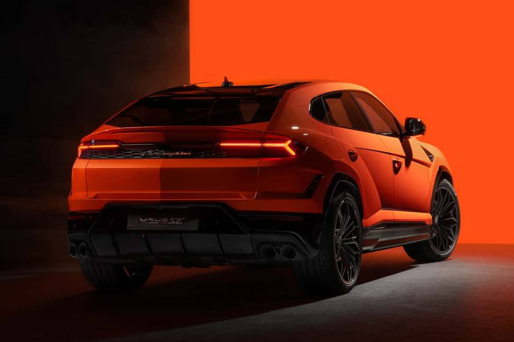 https://autogreeknews.gr/wp-content/uploads/2024/04/lamborghini-urus-se-6.jpg