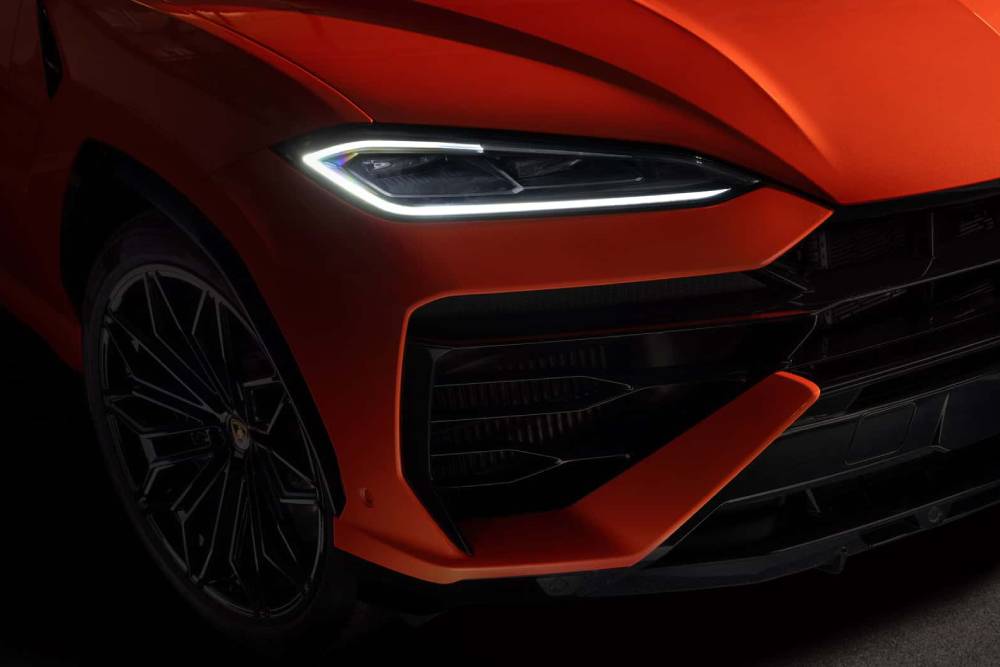 https://autogreeknews.gr/wp-content/uploads/2024/04/lamborghini-urus-se-8.jpg
