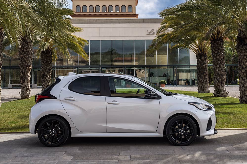 https://autogreeknews.gr/wp-content/uploads/2024/04/mazda2-hybrid_2024-3.jpg