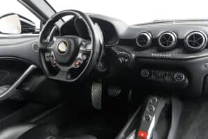 someone-tries-to-sell-a-ferrari-that-can-t-drive-f (5)