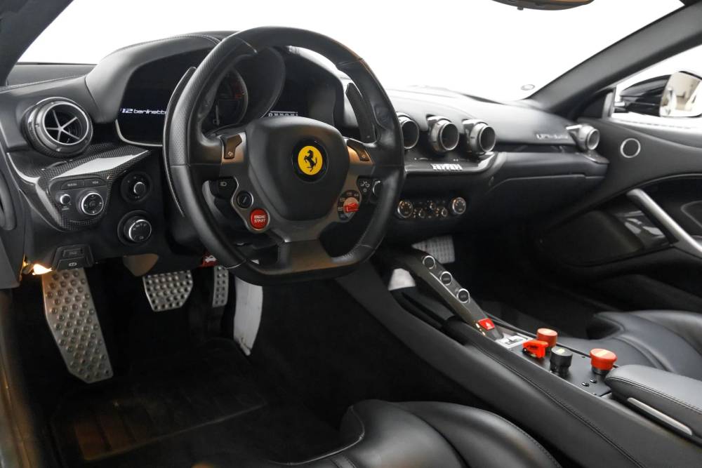 https://autogreeknews.gr/wp-content/uploads/2024/04/someone-tries-to-sell-a-ferrari-that-can-t-drive-f-6.jpg