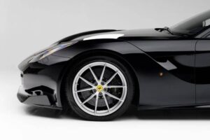 someone-tries-to-sell-a-ferrari-that-can-t-drive-f (8)