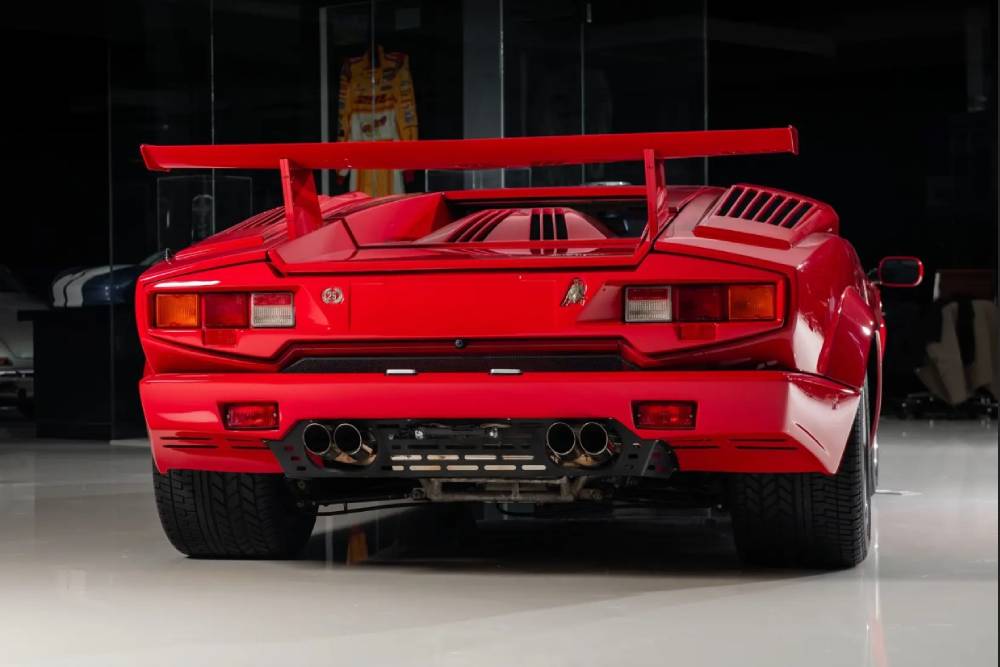 https://autogreeknews.gr/wp-content/uploads/2024/05/1989-countach-25th-anniversary-auction-09.jpg