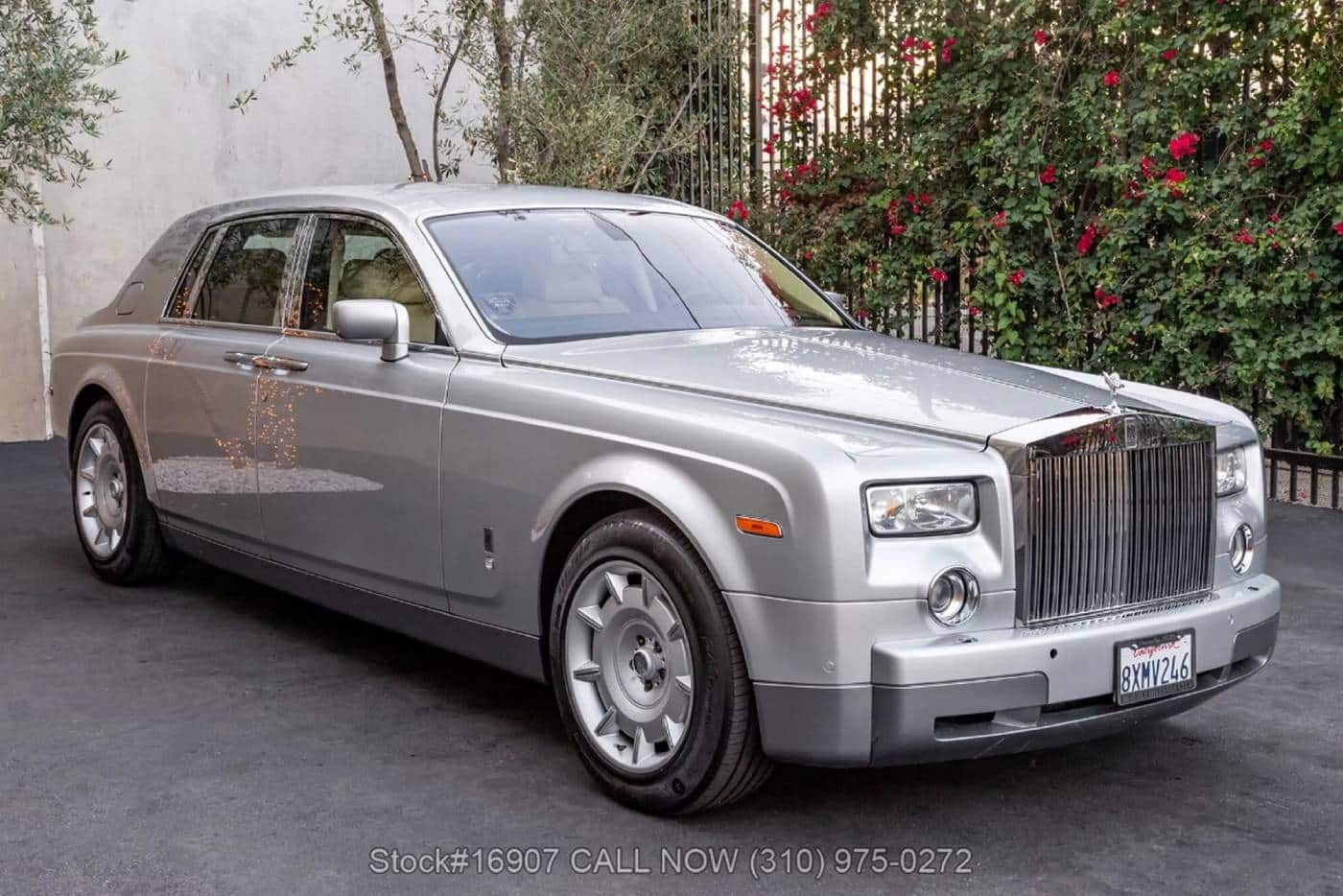 https://autogreeknews.gr/wp-content/uploads/2024/05/2004-Rolls-Royce-Phantom-69G-EXT-3-2048x1366-1.jpg