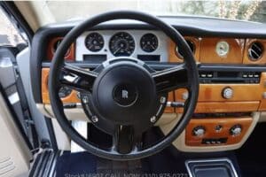 2004-Rolls-Royce-Phantom-69G-INT-6-2048×1366